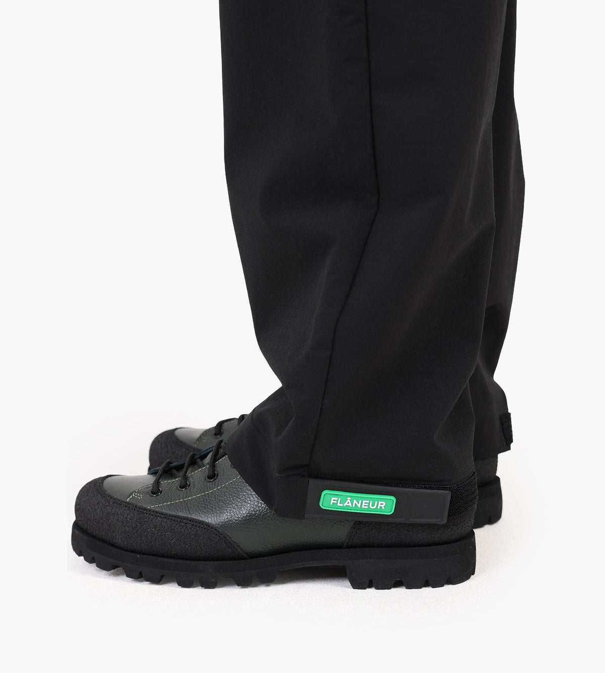 Flâneur Badge Formal Tech Pants Black