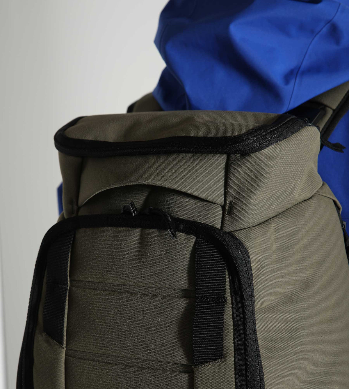 D__b__™ Hugger Backpack 25L Mash Green