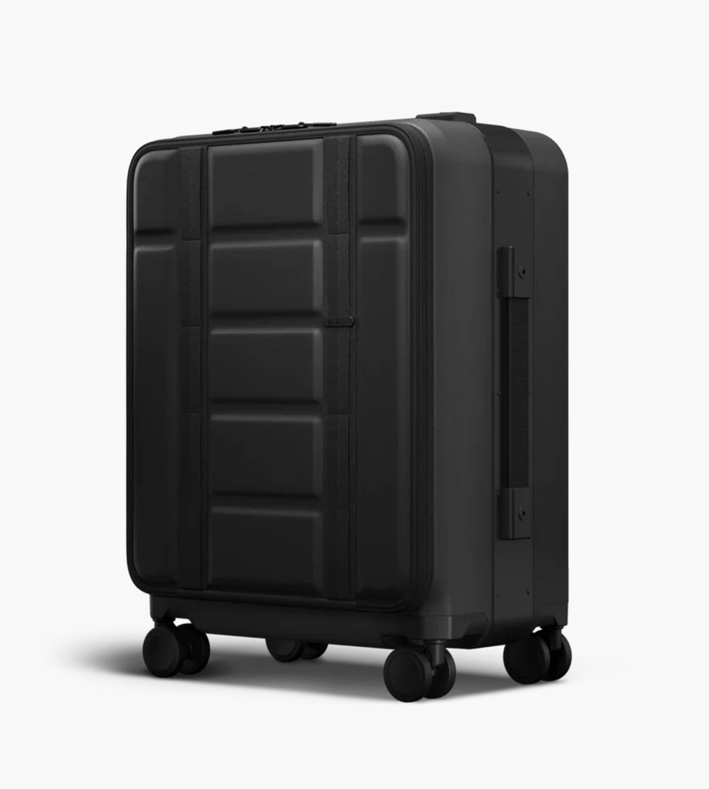 D__b__™ Ramverk Pro Front-access Carry-on Black Out