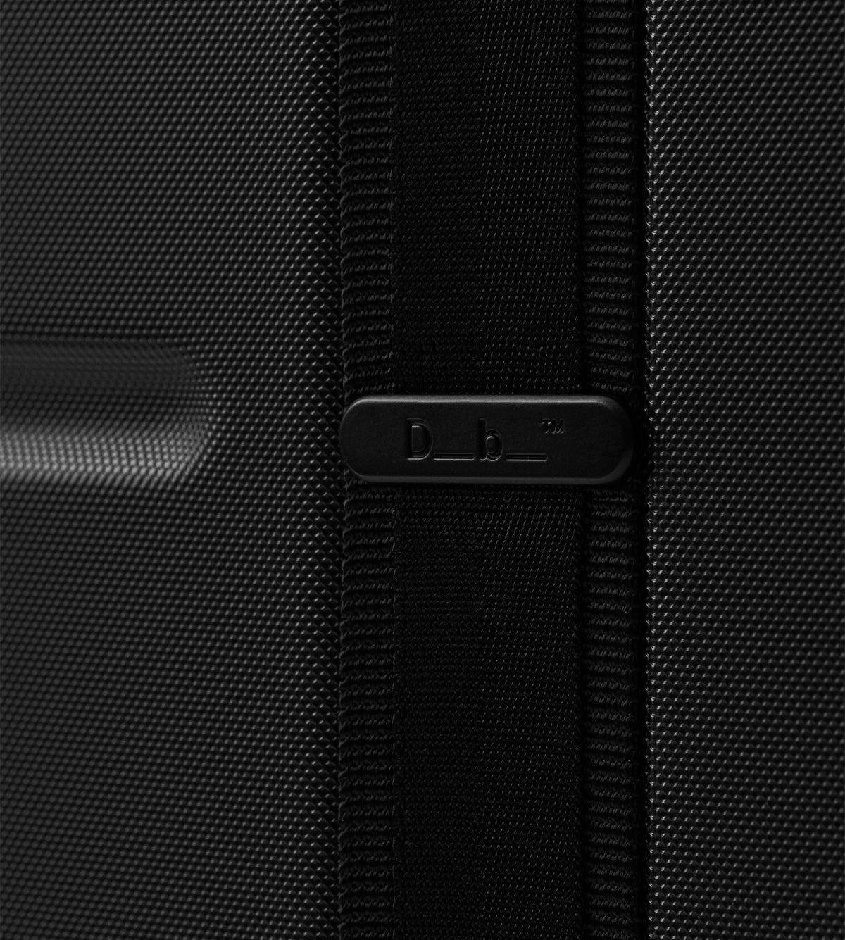 D__b__™ Ramverk Pro Check-in Luggage Medium Black Out